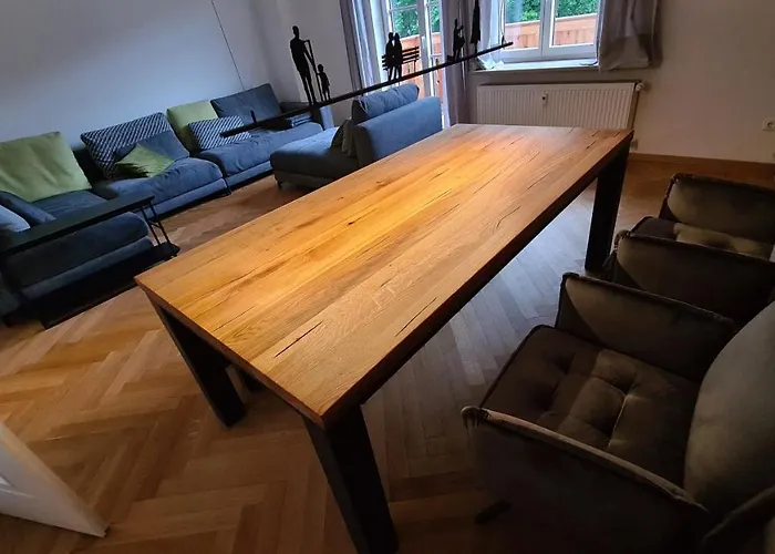 Bunter Hirsch Ferienwohnung Im Garmischer Zentrum